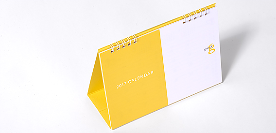 黄色を基調にしたオリジナルカレンダーの表紙デザイン